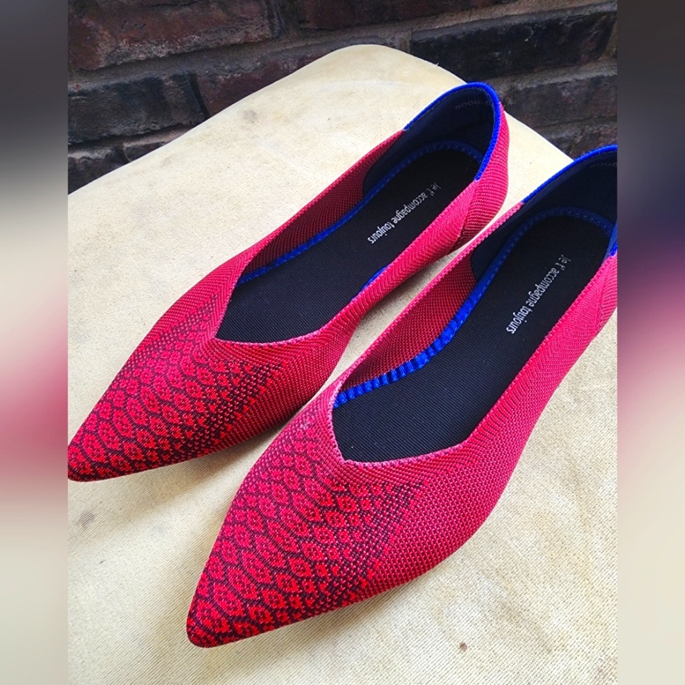 Knit pointed toe flat in red animal print